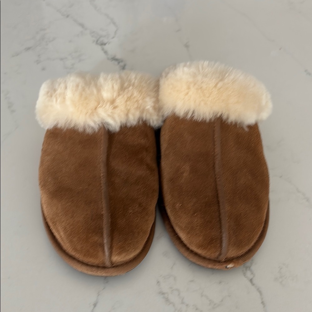 UGG Tan and Cream Cozy Slippers - Picture 3 of 8